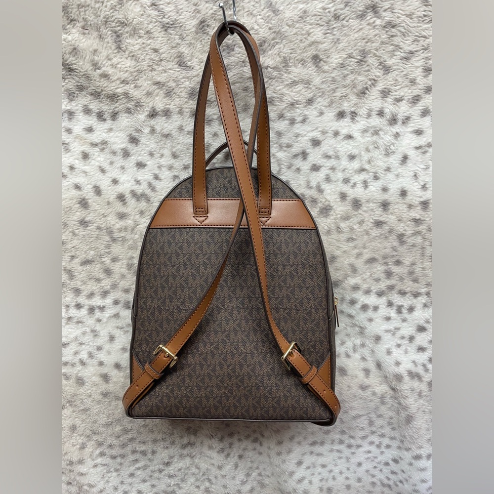MICHAEL KORS SHEILA MEDIUM SIGNATURE LOGO BACKPACK (NEW WITHOUT TAGS) - Picture 3 of 7